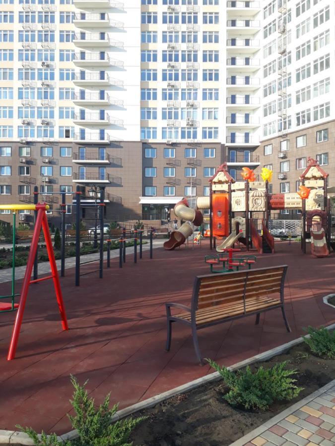 Perfect Near To Train Station And Of Center *