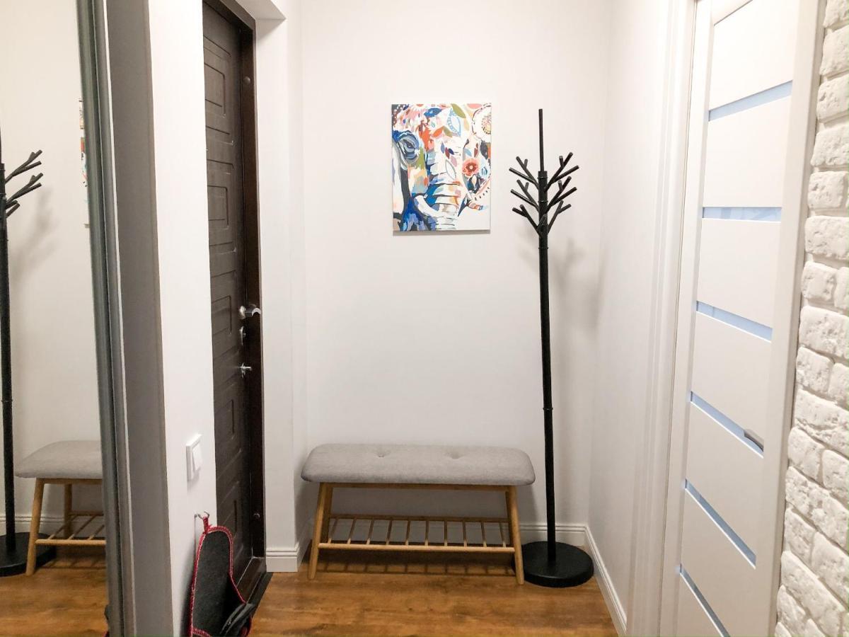 Perfect Near To Train Station And Of Center Apartment Odesa